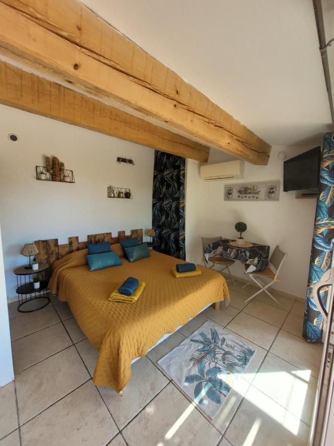 Studio Dans Maisonnette En Pierre Le Castellet  Exterior foto